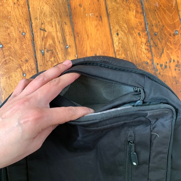 Incase laptop bag - Picture 3 of 6